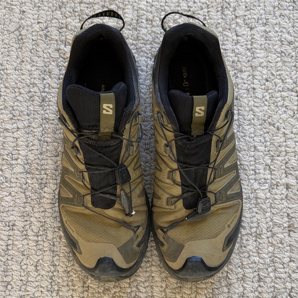 Salomon Men's Black and Tan Gore Tex Hiking Shoes / Trail Runners